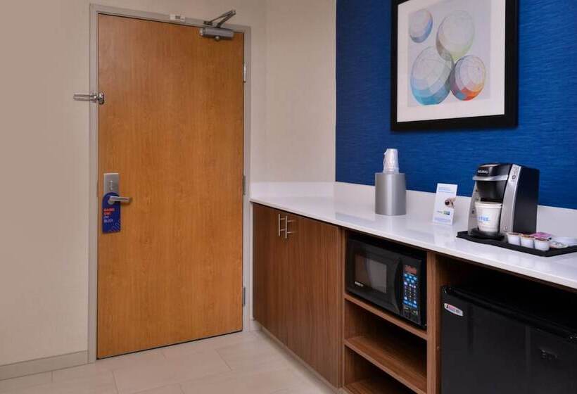 جناح, Holiday Inn Express Walnut Creek, An Ihg