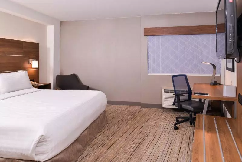 اتاق استاندارد با تخت بزرگ, Holiday Inn Express Walnut Creek, An Ihg