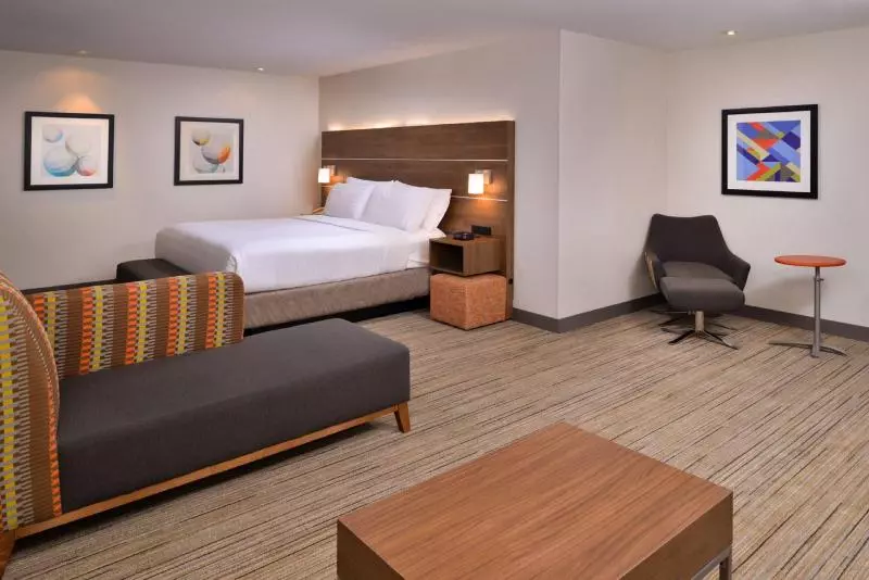 سوئیت با تخت بزرگ, Holiday Inn Express Walnut Creek, An Ihg