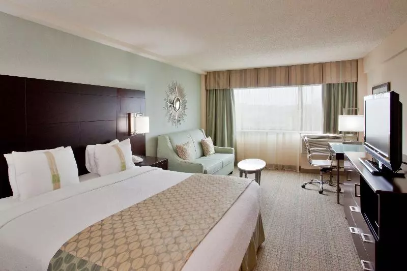 身障者適用キングサイズベッドルーム, Holiday Inn Virginia Beach   Norfolk, An Ihg