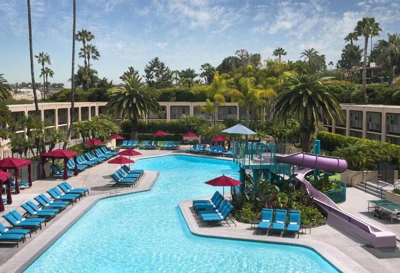 غرفة قياسية سرير كينج لذوى الإحتياجات الخاصة, Hyatt Regency Newport Beach