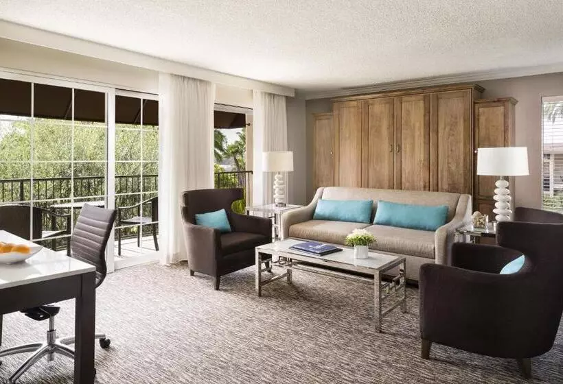 سوئیت پریمیوم, Hyatt Regency Newport Beach