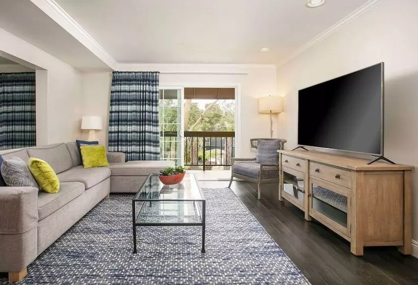 سوئیت پریمیوم, Hyatt Regency Newport Beach
