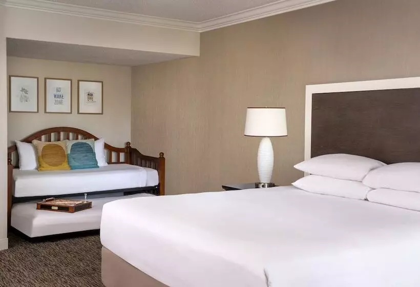 اتاق خانوادگی, Hyatt Regency Newport Beach