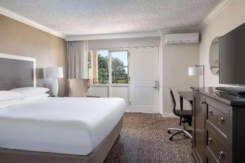 اتاق استاندارد با تخت بزرگ, Hyatt Regency Newport Beach