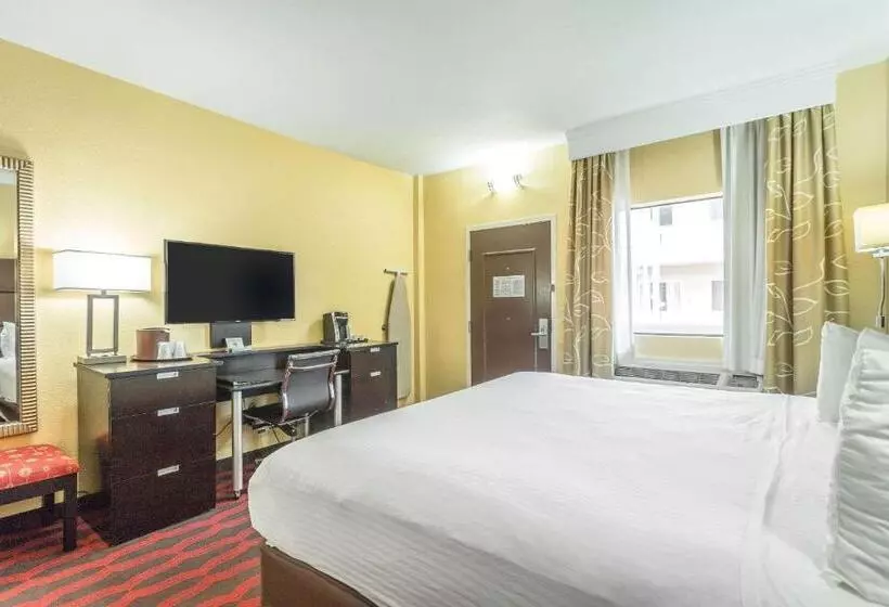 Standard-huone King-vuode, Inn At The Peachtrees, Ascend Hotel Collection