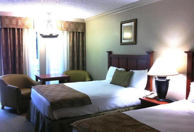חדר סטנדרט, Inn Of The Hills Hotel And Conference Center