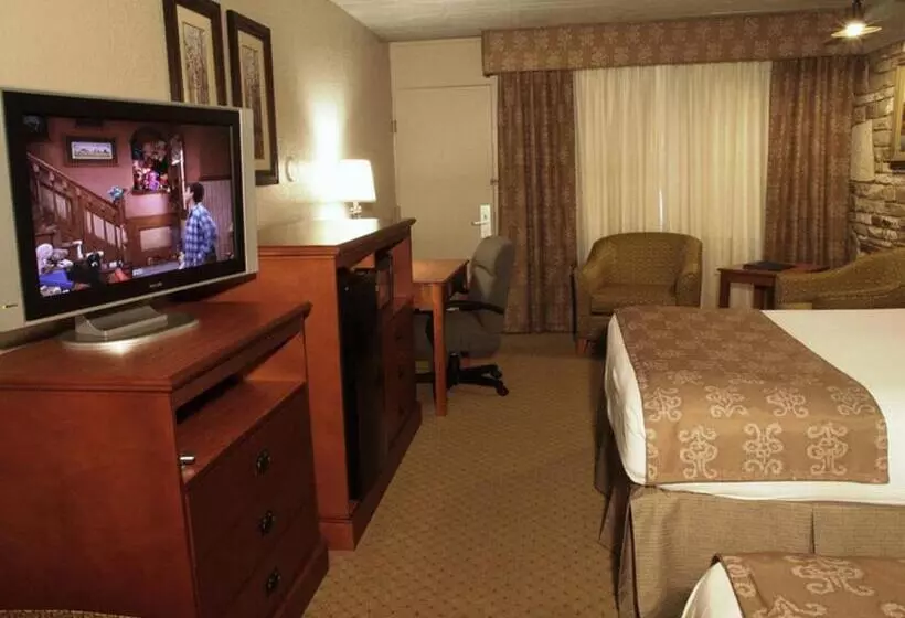プールビュースタンダードルーム, Inn Of The Hills Hotel And Conference Center