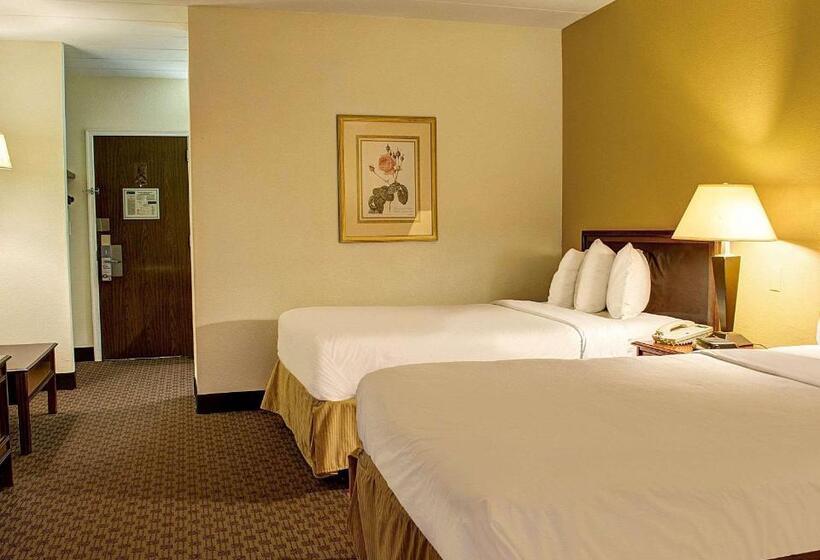 带2个双人床的标准工作室, Quality Inn North