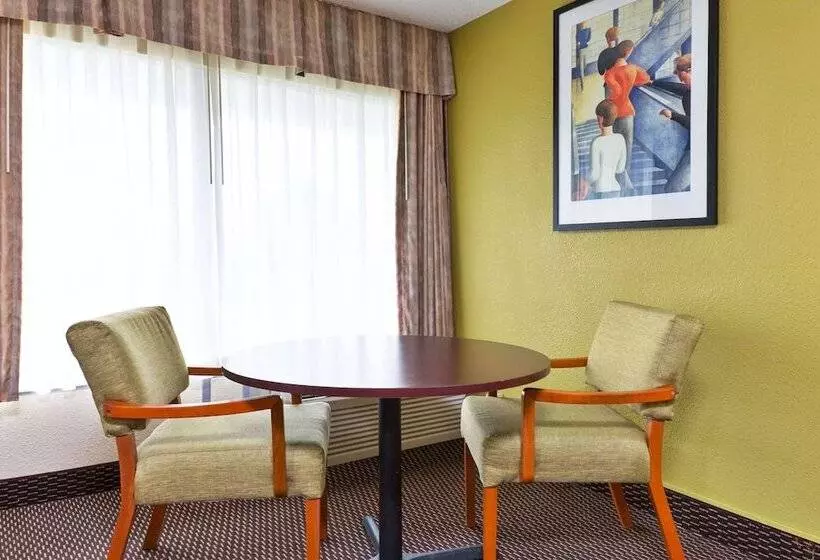 ダブルベッドスタンダードルーム, Ramada By Wyndham Pikesville/baltimore North