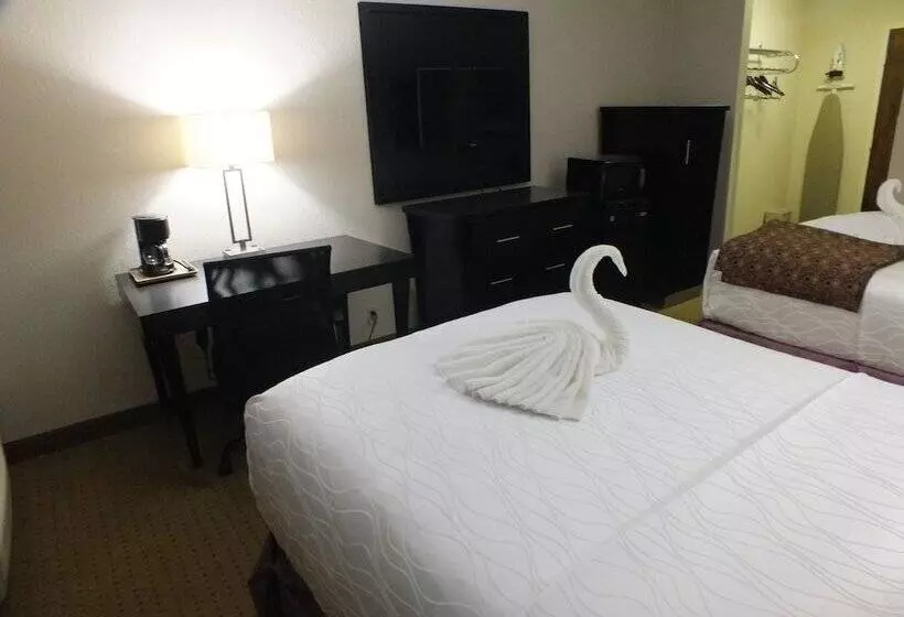 اتاق استاندارد با 2 تخت دوبل, Ramada Plaza By Wyndham Charlotte South End Airport