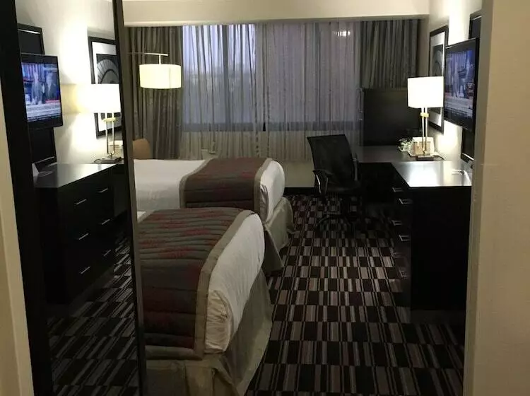 اتاق استاندارد با 2 تخت دوبل, Ramada Plaza By Wyndham Charlotte South End Airport