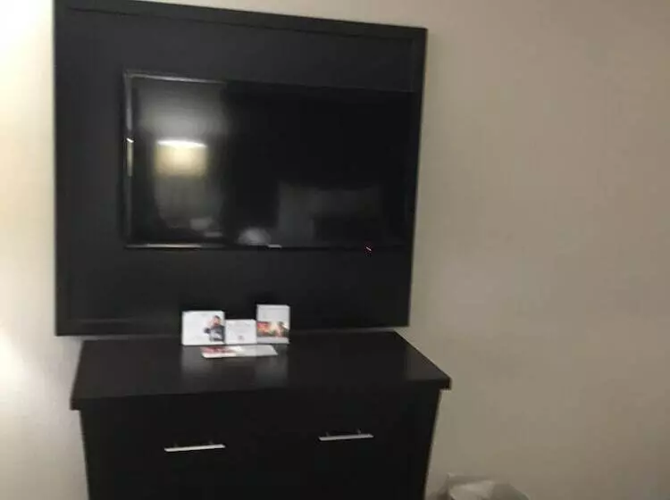 اتاق کلاس بیزنس, Ramada Plaza By Wyndham Charlotte South End Airport