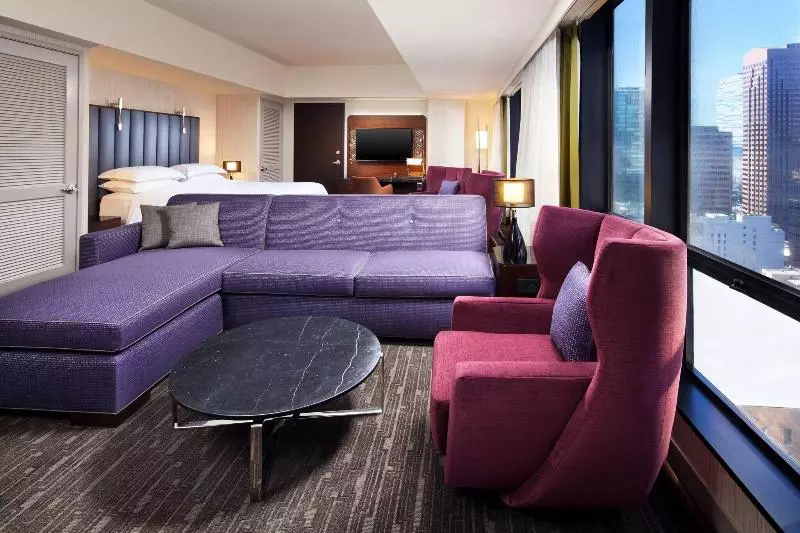キングサイズベッドのスタンダードルーム, Sheraton Grand Los Angeles
