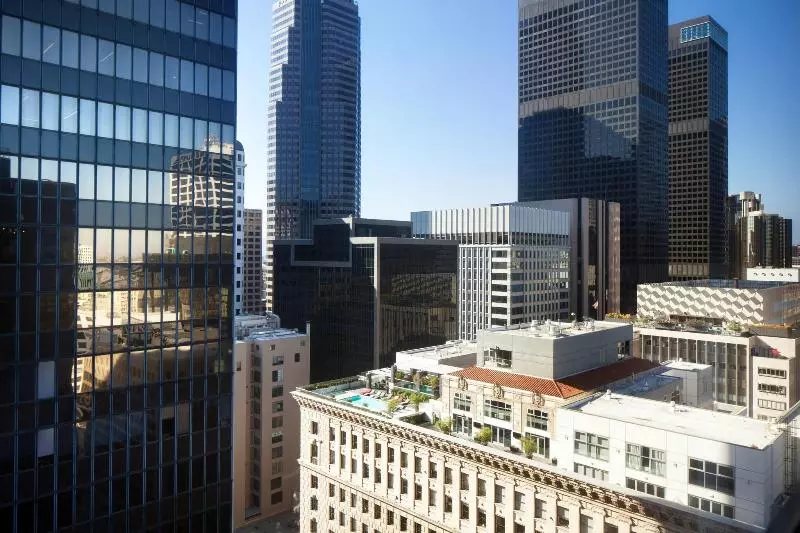 キングサイズベッドのスタンダードルーム, Sheraton Grand Los Angeles
