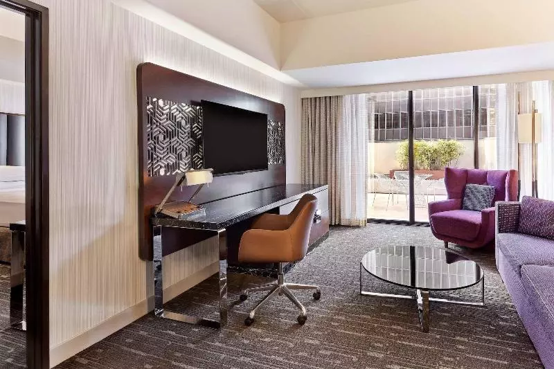 Sviitti Liikuntarajoitteisille, Sheraton Grand Los Angeles