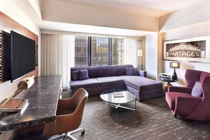 Sviitti Liikuntarajoitteisille, Sheraton Grand Los Angeles