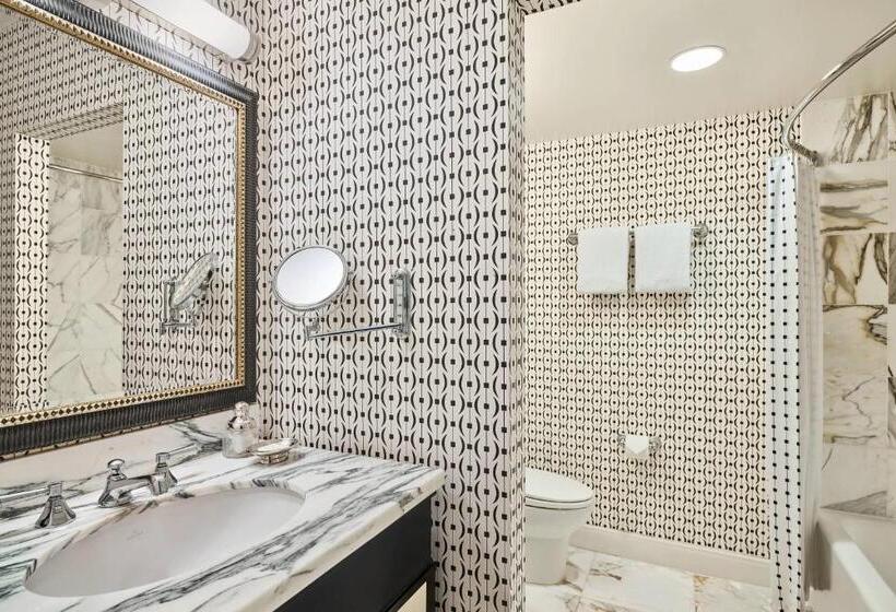 غرفة قياسية سرير كينج, The Alexandrian Old Town Alexandria, Autograph Collection