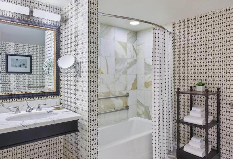 غرفة قياسية سرير كينج, The Alexandrian Old Town Alexandria, Autograph Collection