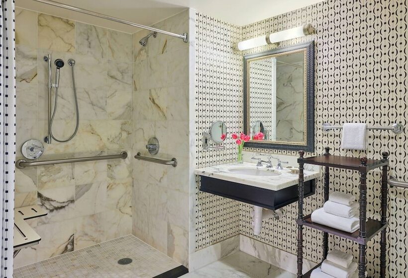 غرفة ديلوكس لذوى الاحتياجات الخاصة, The Alexandrian Old Town Alexandria, Autograph Collection