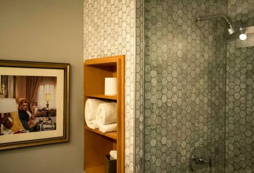 کابین, The Hollywood Roosevelt