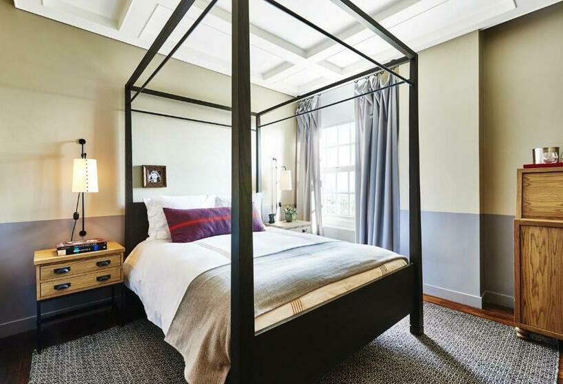 Quarto Superior, The Hollywood Roosevelt