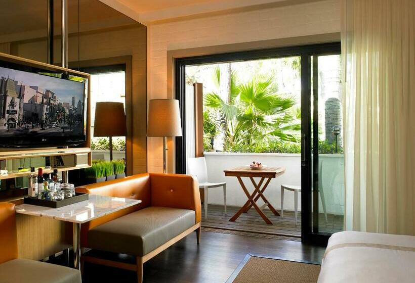 Номер Стандарт Вид на Бассейн, The Hollywood Roosevelt