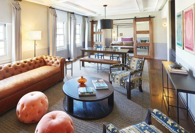 Люкс, The Hollywood Roosevelt