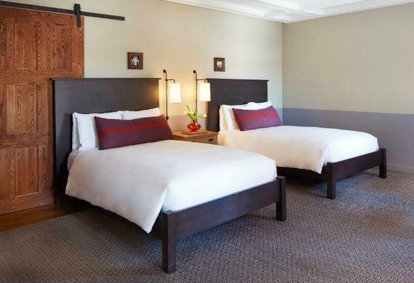 Номер Deluxe, The Hollywood Roosevelt