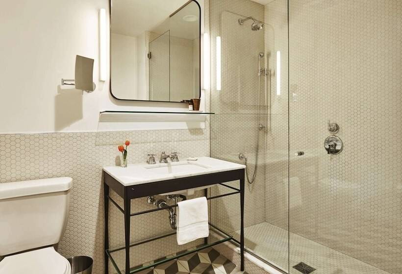 Номер Deluxe, The Hollywood Roosevelt