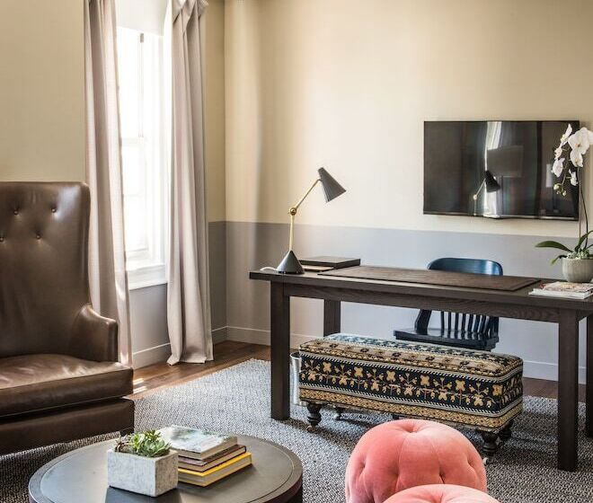 Люкс, The Hollywood Roosevelt