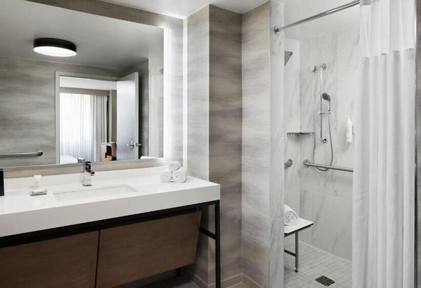 اتاق استاندارد با تخت بزرگ, Washington Marriott At Metro Center