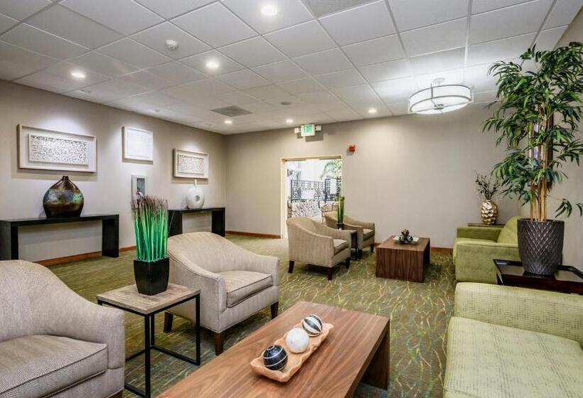 Четырехместный Номер Стандарт, Wyndham Garden Fresno Yosemite Airport