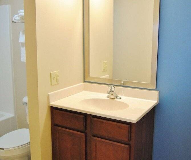 Номер Стандарт 2 Двуспальные Кровати, Americas Best Value Inn Saint Clairsville/wheeling