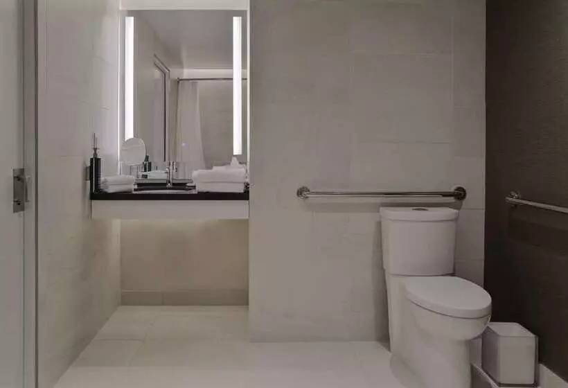 キングサイズベッドのスイートルーム, Hilton Fort Lauderdale Marina