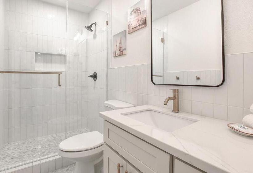 스탠다드 스튜디오, Kihei Bay Surf 236