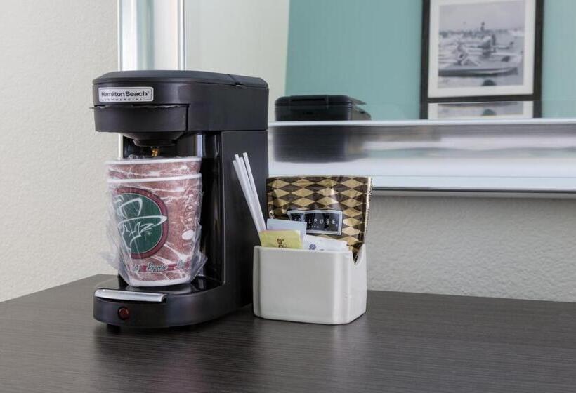 キングサイズベッドのスタンダードルーム, Kings Inn