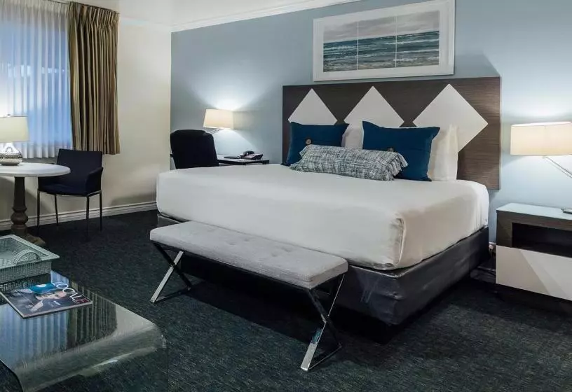 اتاق سوپریور یک تخته, Kings Inn