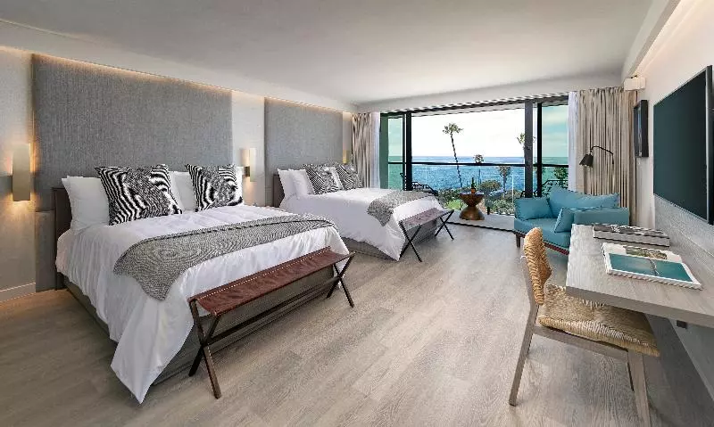 سوییت با چشم‌انداز دریا, La Jolla Cove Suites