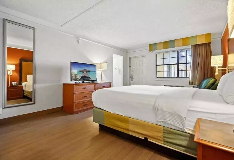 身障者適用キングサイズベッドルーム, La Quinta Inn By Wyndham Costa Mesa Orange County