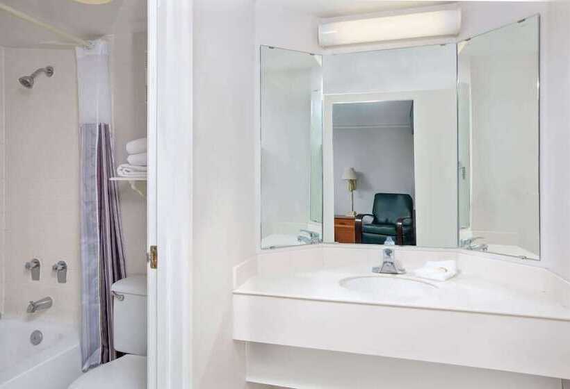 デラックスルーム, La Quinta Inn By Wyndham Reno