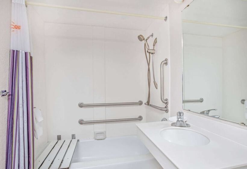 身障者適用キングサイズベッドルーム, La Quinta Inn By Wyndham Reno