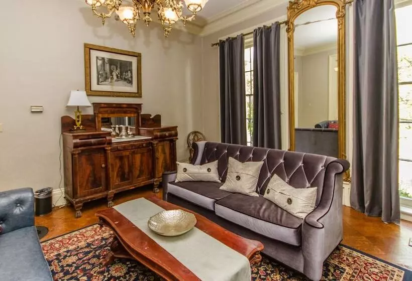سوییت, Linden Row Inn