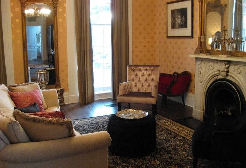 סוויטה, Linden Row Inn