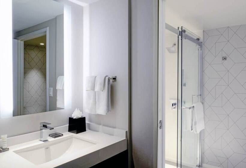 غرفه قياسيه سريرين مزدوجين, Long Beach Marriott