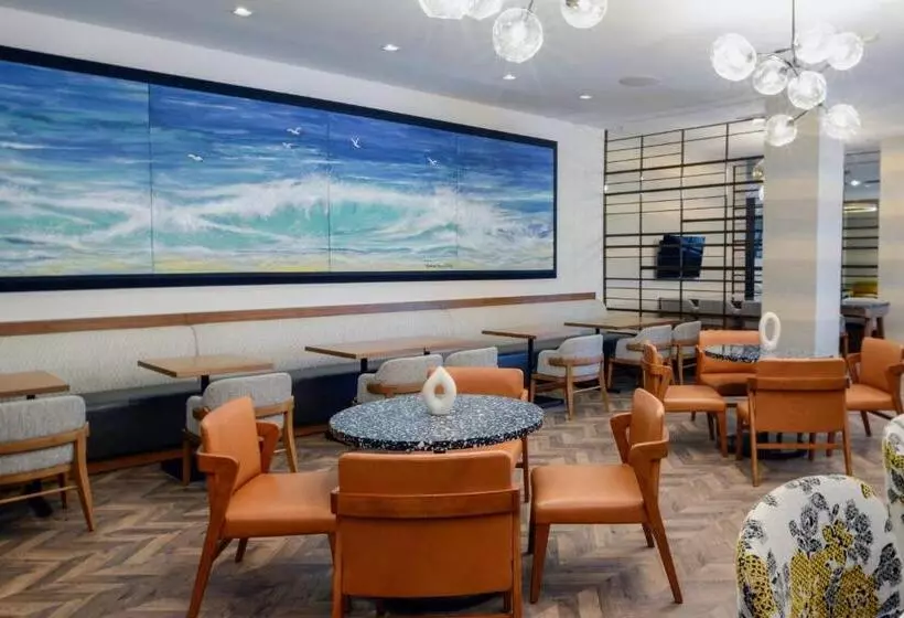 اتاق استاندارد با تخت بزرگ, Long Beach Marriott