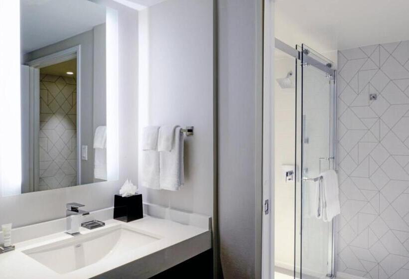 غرفه قياسيه سريرين مزدوجين, Long Beach Marriott