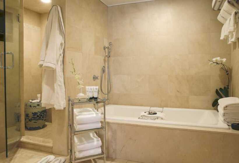 小型套房, Lowell