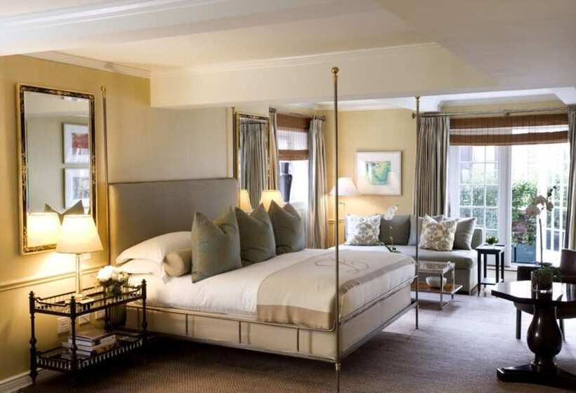 小型豪华套房, Lowell