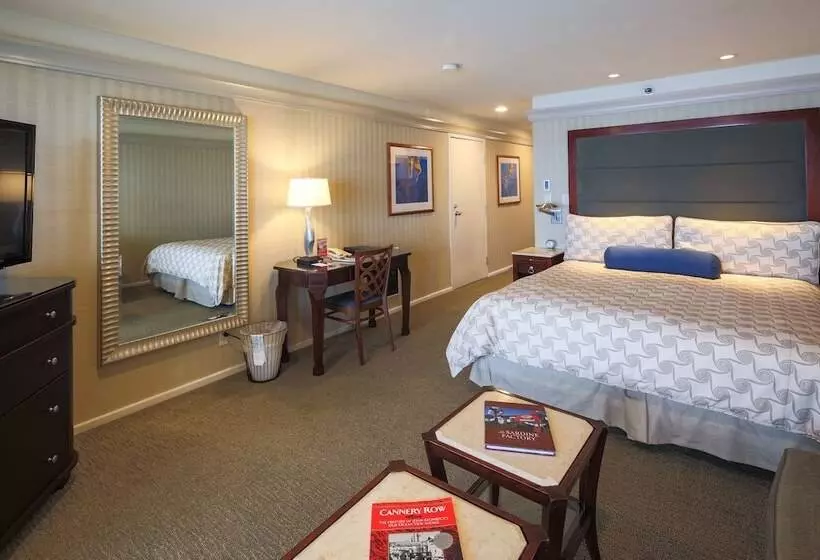 海の見えるダブルベッドスタンダードルーム, Monterey Bay Inn